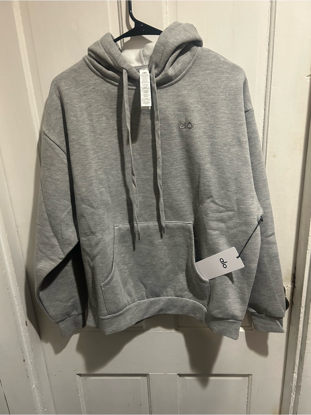 Unisex ALO Yoga Light Grey Hooded Pullover Sweatshirt